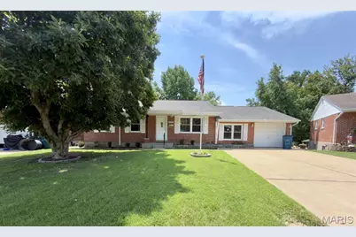 9218 Damson Drive, Saint Louis, MO 63123 - Photo 1