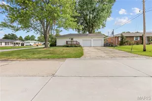 1205 Cypress Dr, O'Fallon, MO 63366 - Photo 4