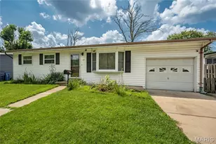 460 Versailles Dr, Florissant, MO 63031 - Photo 2