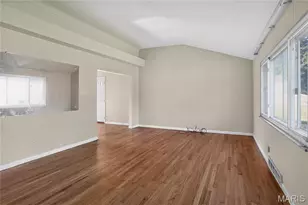 5500 Donbar Dr, Saint Louis, MO 63121 - Photo 6