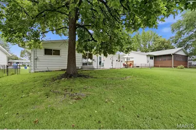1550 Bristol Drive, Florissant, MO 63031 - Photo 30