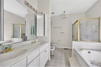 2223 Twin Estates Circle, Chesterfield, MO 63017 - Photo 18