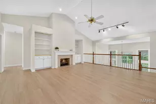 2223 Twin Estates Cir, Chesterfield, MO 63017 - Photo 2