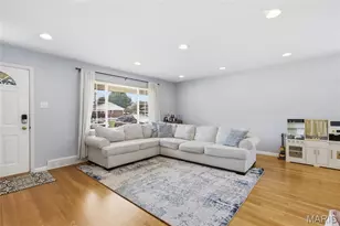 3838 Rainor Ct, Saint Louis, MO 63116 - Photo 8