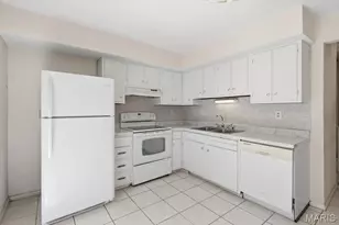 2344 Hidden Meadow Ln, Ballwin, MO 63021 - Photo 10