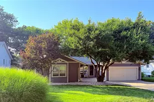 213 Shirewood Dr, Saint Charles, MO 63303 - Photo 2