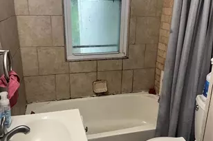 8833 Argyle Ave, Saint Louis, MO 63114 - Photo 6