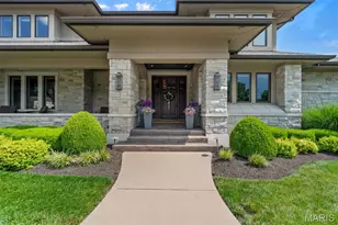 10 Sackston Woods Ln, Creve Coeur, MO 63141 - Photo 2