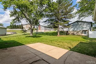 4688 Towne Centre Dr, Mehlville, MO 63128 - Photo 40