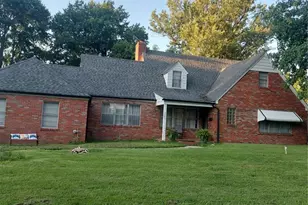 7355 Winchester Dr, Pasadena Hills, MO 63121 - Photo 1