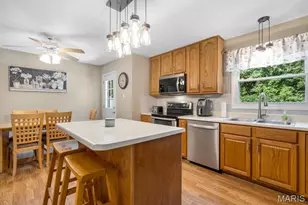 4616 Brookcastle Ct, Saint Louis, MO 63128 - Photo 4