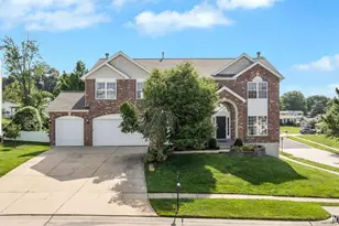 826 Summit Glen Ct, Fenton, MO 63026 - Photo 1