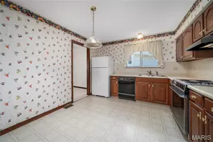2912 Hameln Dr, Saint Charles, MO 63301 - Photo 10