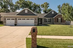 132 Albany Manor Dr, Wentzville, MO 63385 - Photo 1
