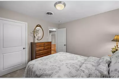 930 Blackberry Place, Saint Louis, MO 63130 - Photo 32