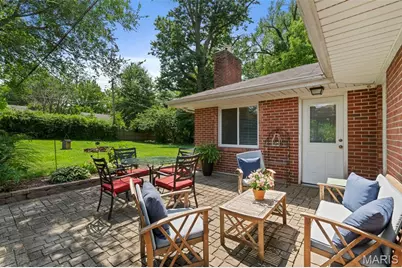 930 Blackberry Place, Saint Louis, MO 63130 - Photo 2