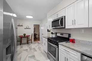 930 Blackberry Pl, Saint Louis, MO 63130 - Photo 4