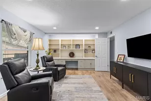 2037 Trailcrest Ln, Kirkwood, MO 63122 - Photo 6