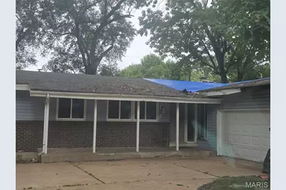 420 Waterford Drive, Florissant, MO 63033 - Photo 2
