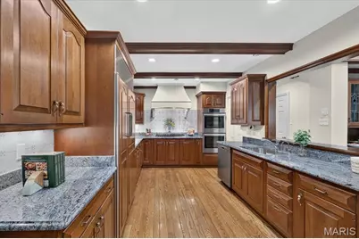 1233 Royal Glen Drive, Town and Country, MO 63131 - Photo 22