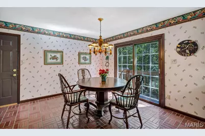 2344 Camberwell Drive, Des Peres, MO 63131 - Photo 16
