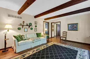 2344 Camberwell Dr, Des Peres, MO 63131 - Photo 8