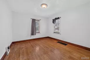 7626 Fairham Ave, University City, MO 63130 - Photo 6