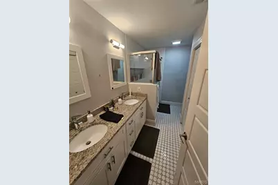 1832 Russell Boulevard, Saint Louis, MO 63104 - Photo 10