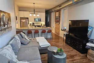 1832 Russell Blvd, Saint Louis, MO 63104 - Photo 2