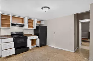 16 Miller Pl, Saint Louis, MO 63135 - Photo 8