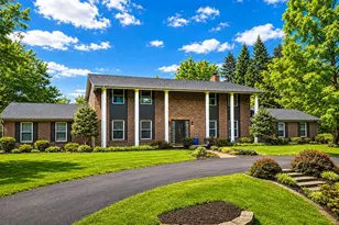 1216 Paloma Dr, Town and Country, MO 63131 - Photo 1