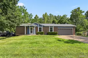 253 Treasure Cove, Ballwin, MO 63021 - Photo 2