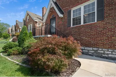5444 Tholozan Avenue, Saint Louis, MO 63109 - Photo 4
