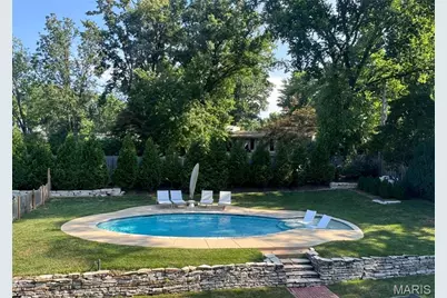27 Ellsworth Lane, Ladue, MO 63124 - Photo 2
