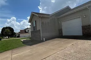 1149 Riverwoods Dr, Desloge, MO 63628 - Photo 2