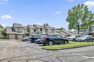 1710 Thorny Briar Dr, Saint Louis, MO 63146 - Photo 6