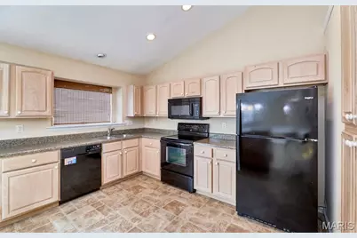 1516 Hibernation Hollow, Wentzville, MO 63385 - Photo 10