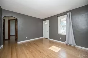 2737 Granda Dr, Saint Louis, MO 63125 - Photo 6
