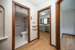 2737 Granda Dr, Saint Louis, MO 63125 - Photo 8