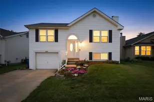 171 Kunze Dr, Saint Charles, MO 63303 - Photo 1