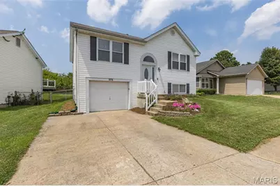 171 Kunze Drive, Saint Charles, MO 63303 - Photo 2