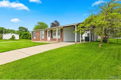 2263 McKelvey Road, Maryland Heights, MO 63043 - Photo 2