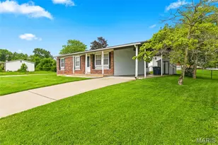 2263 McKelvey Rd, Maryland Heights, MO 63043 - Photo 2