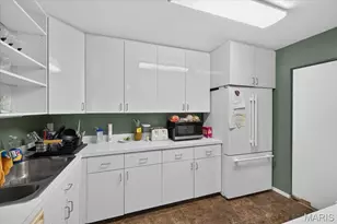 11538 Sandy View Dr, Saint Louis, MO 63146 - Photo 8