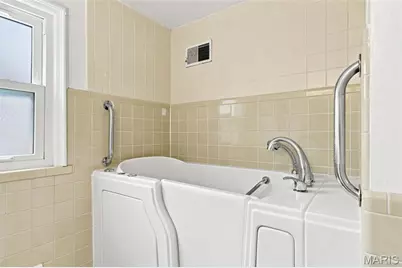 7816 Blackberry Avenue, Saint Louis, MO 63130 - Photo 22