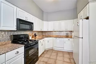 14 N Kingshighway Blvd, Saint Louis, MO 63108 - Photo 2