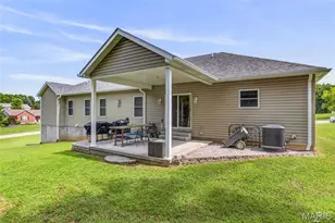 1208 Hollow Oak Ct, Saint Genevieve, MO 63670 - Photo 10