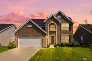 902 Palisades Cir, Saint Charles, MO 63301 - Photo 2