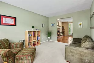 7445 Stream Valley Ct, Saint Louis, MO 63129 - Photo 8