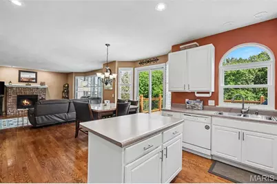 7445 Stream Valley Court, Saint Louis, MO 63129 - Photo 12